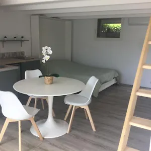 https://villa-anolpa.fr-provencehotel.com