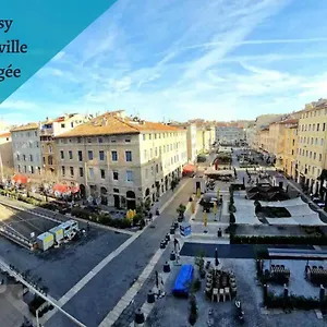 https://studio-idealement-situe-pl-aux-huiles-vieux-port.fr-provencehotel.com