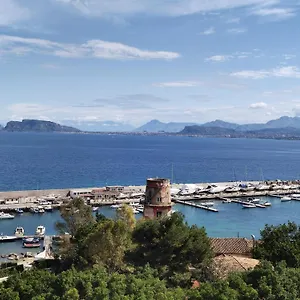 Rineddahouse Panoramico Vista Mare Con Parcheggio Privato Appartement